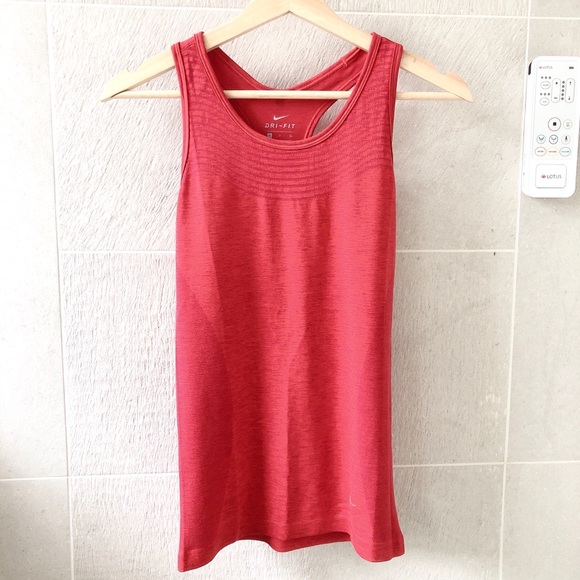 Nike Women‘s Dri-fit tank - Picture 1 of 6
